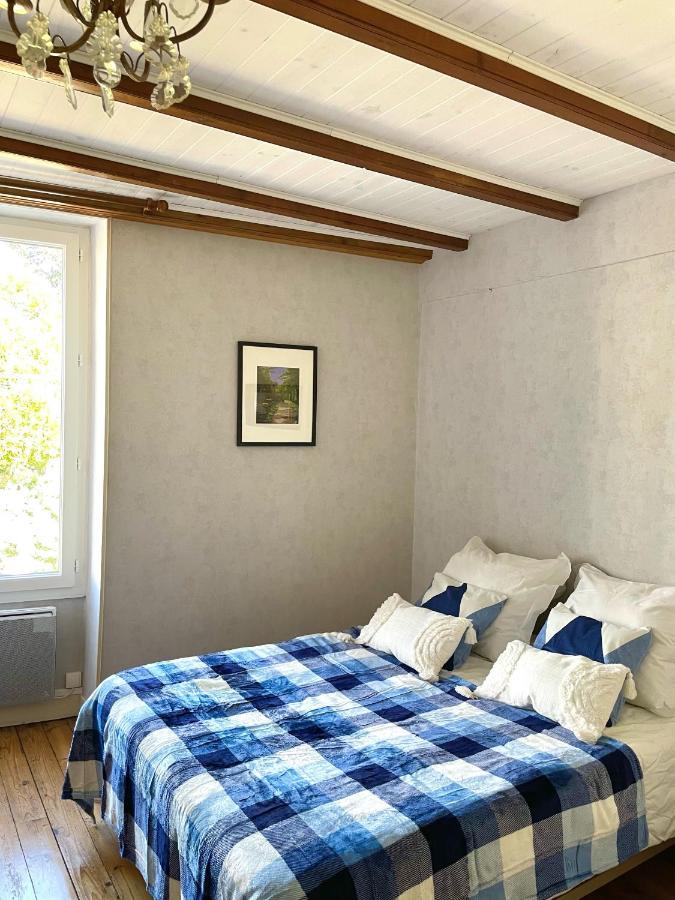 Bed and Breakfast Chez Sarah - L'Escapade Javerlhac-et-la-Chapelle-Saint-Robert Экстерьер фото